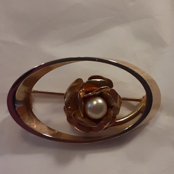 Jewelry - Rose and Pearl Brooch